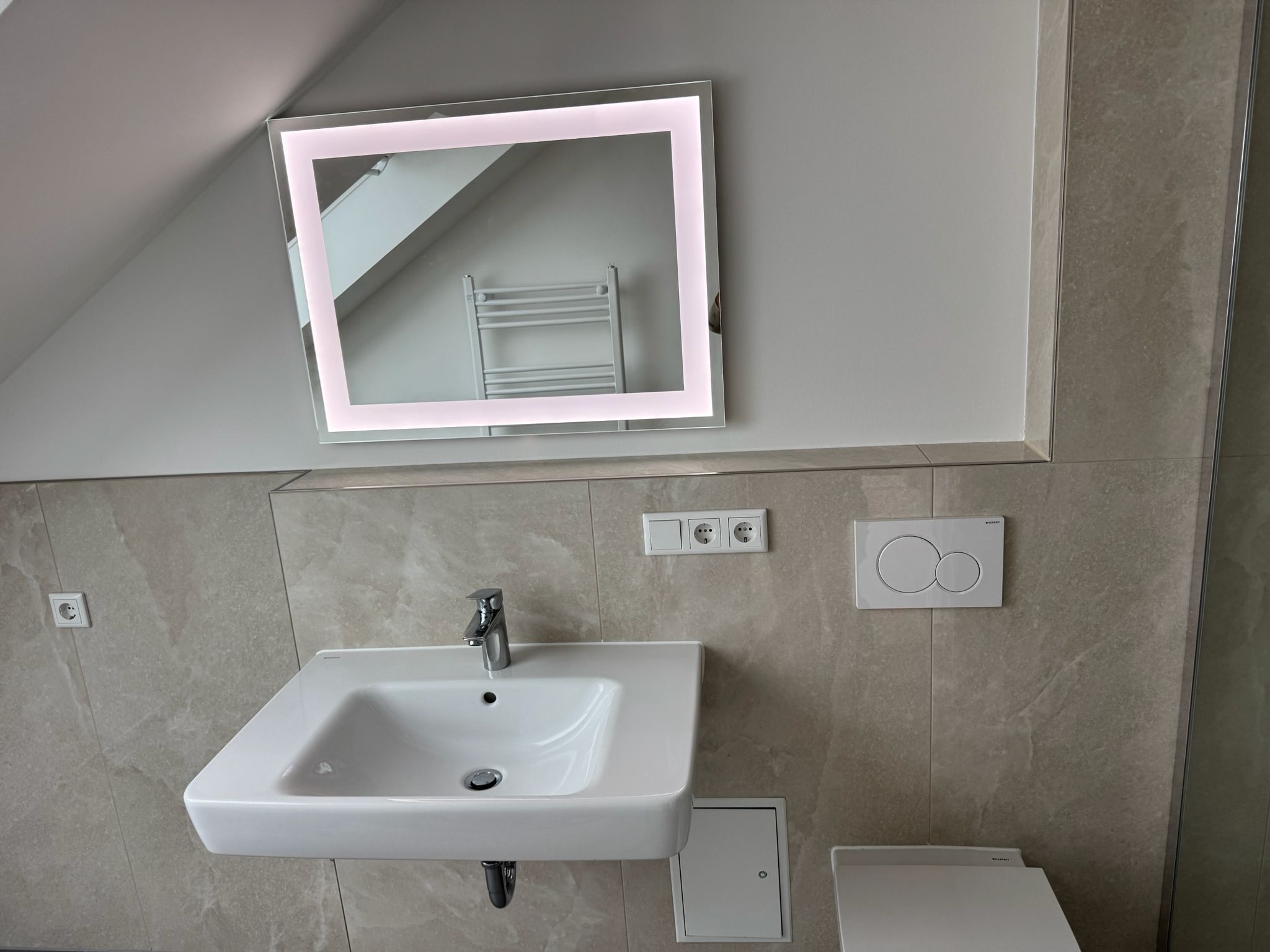 Dachgeschoss-Badezimmer